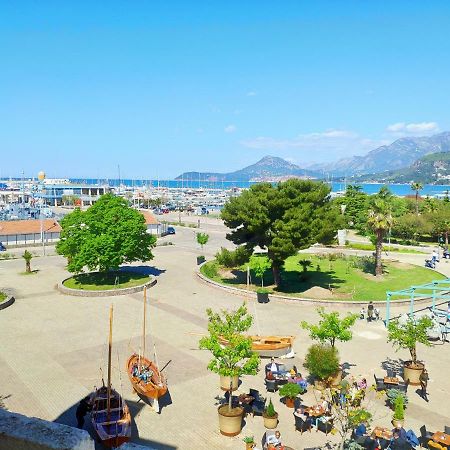 Apartman La Siesta Bar Dış mekan fotoğraf